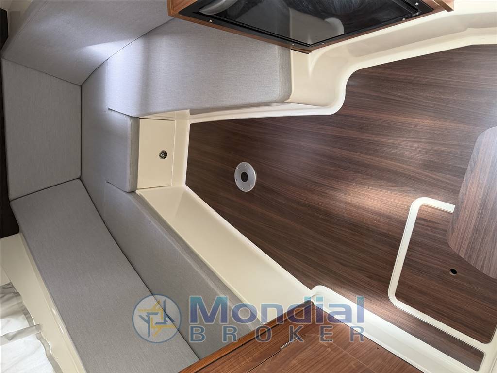 QUICKSILVER ACTIV 875 Sundeck