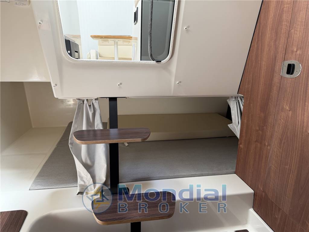 QUICKSILVER ACTIV 875 Sundeck