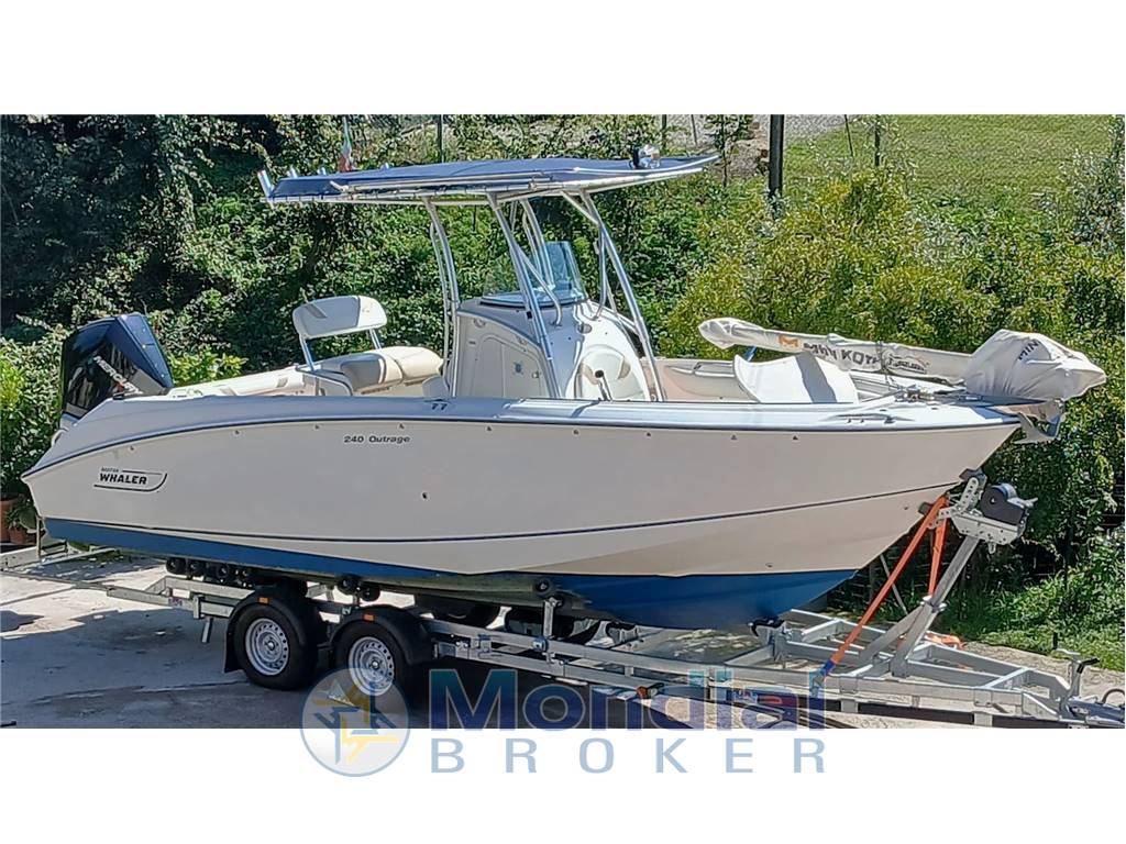 BOSTON WHALER OUTRAGE 240 CC