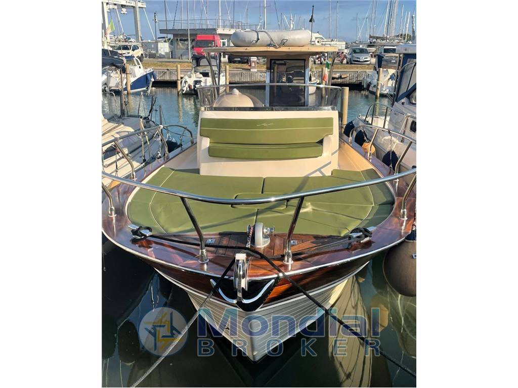 TIRRENIA VIVEUR 28 Cabin