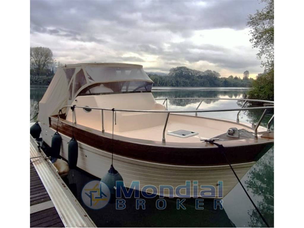 TIRRENIA VIVEUR 28 Cabin