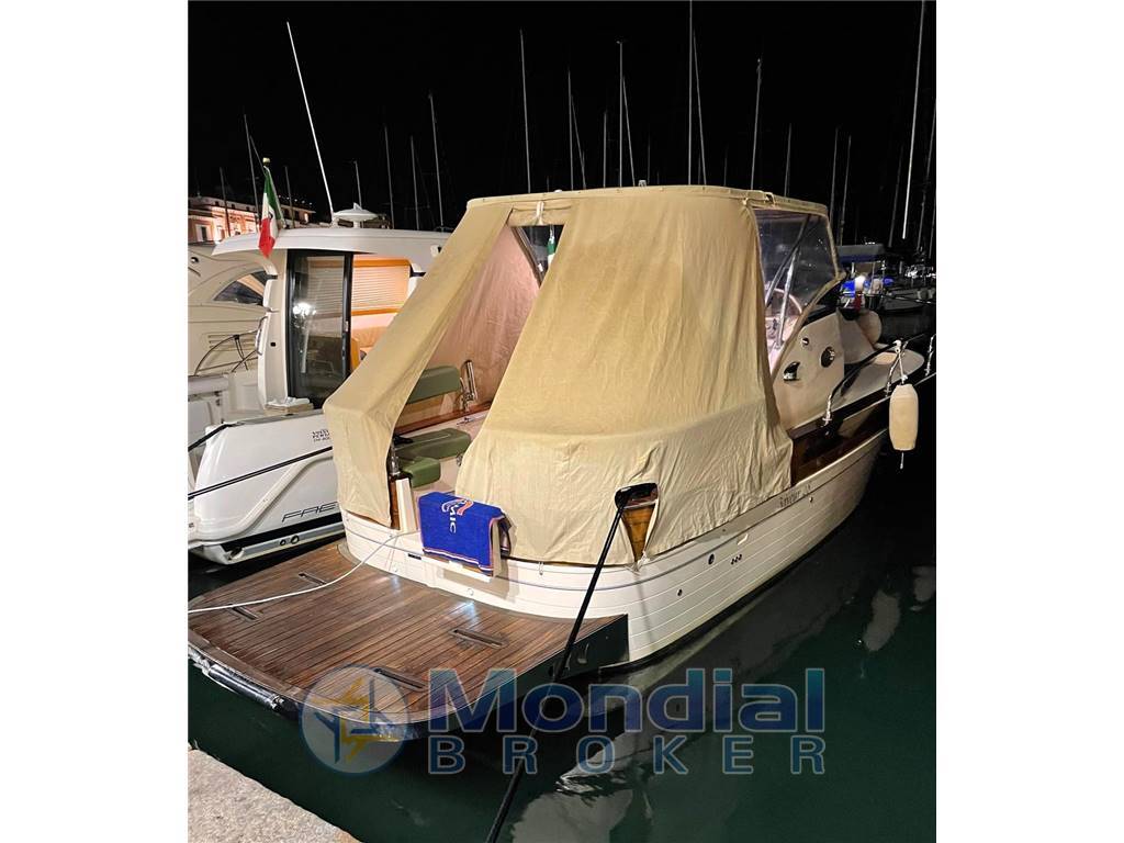 TIRRENIA VIVEUR 28 Cabin