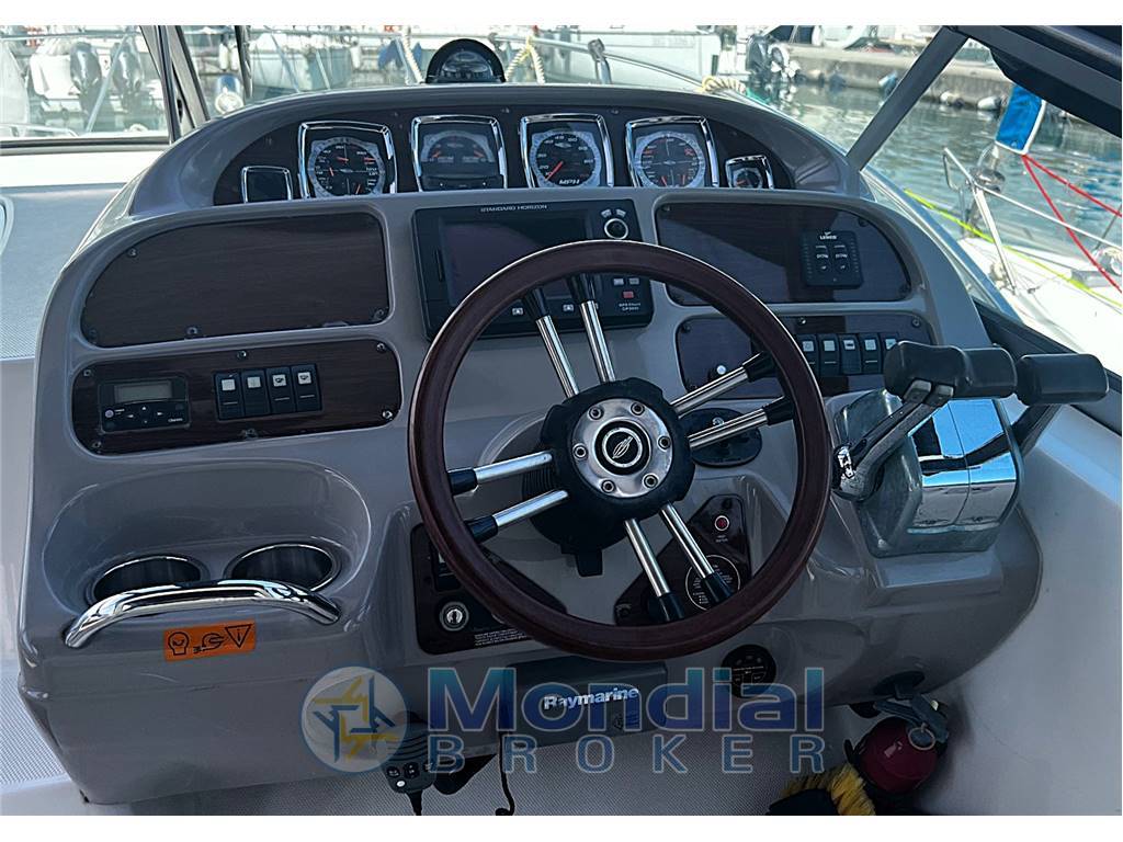 CHAPARRAL 310  Signature
