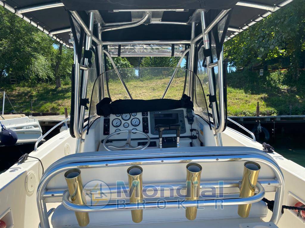 PURSUIT 2670 CUDDY CONSOLE