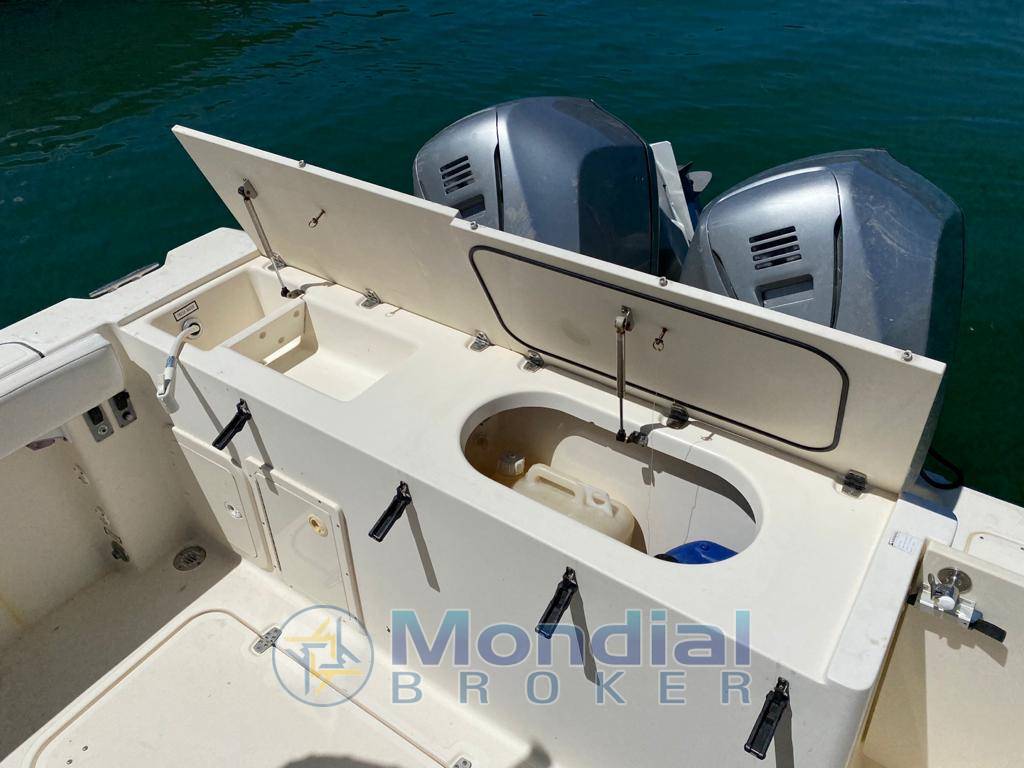 PURSUIT 2670 CUDDY CONSOLE