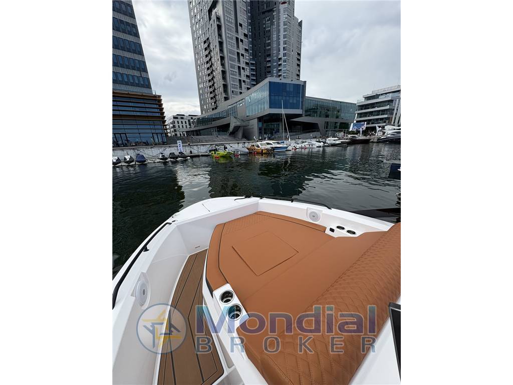 BALT YACHT 950 Cruise