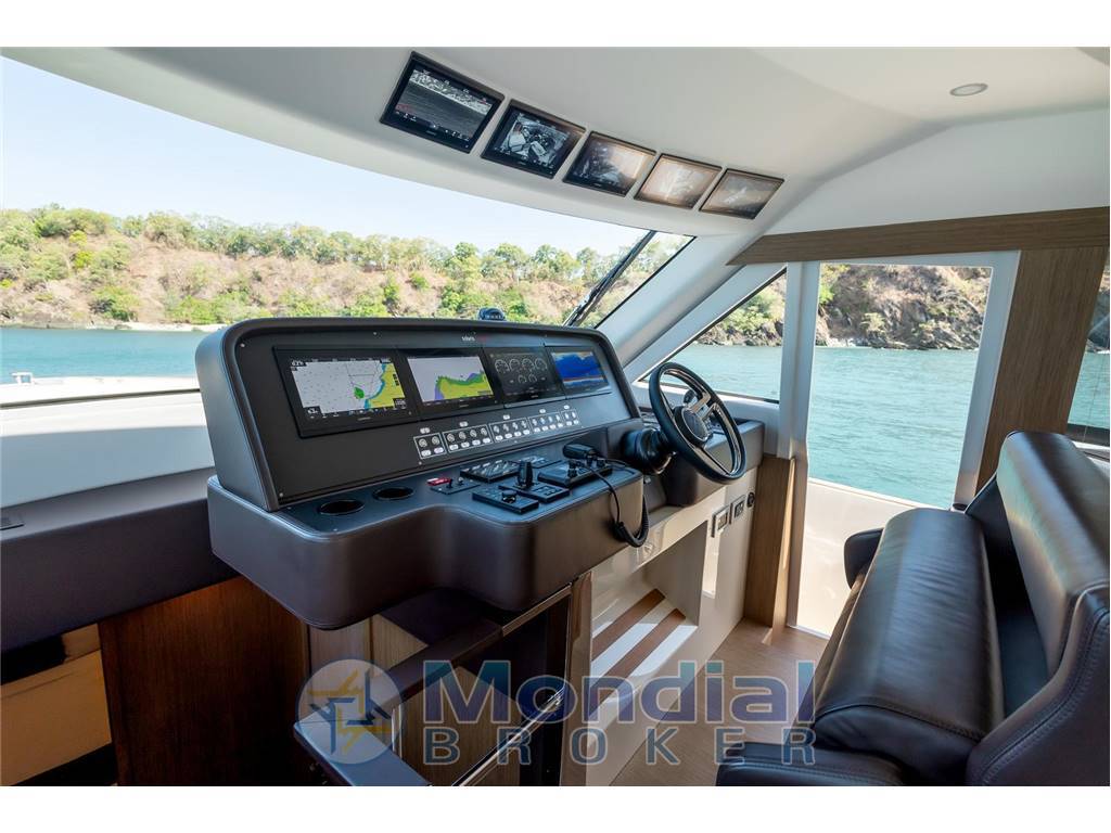 Solaris Power 57 Lobster