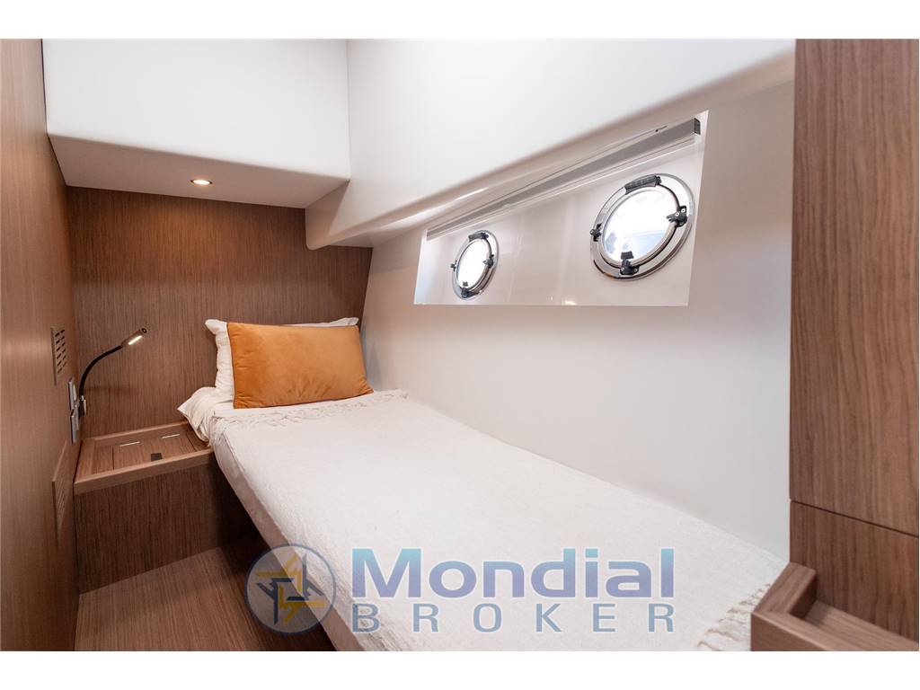 Solaris Power 57 Lobster