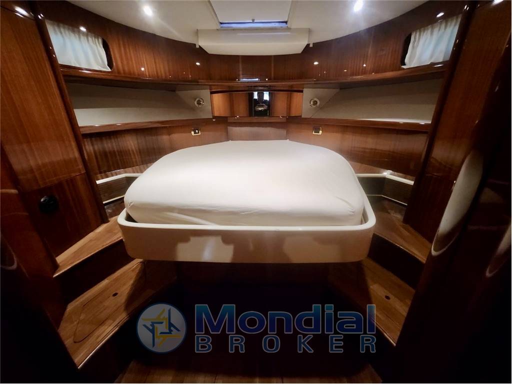 Cayman yachts 40 W.A.