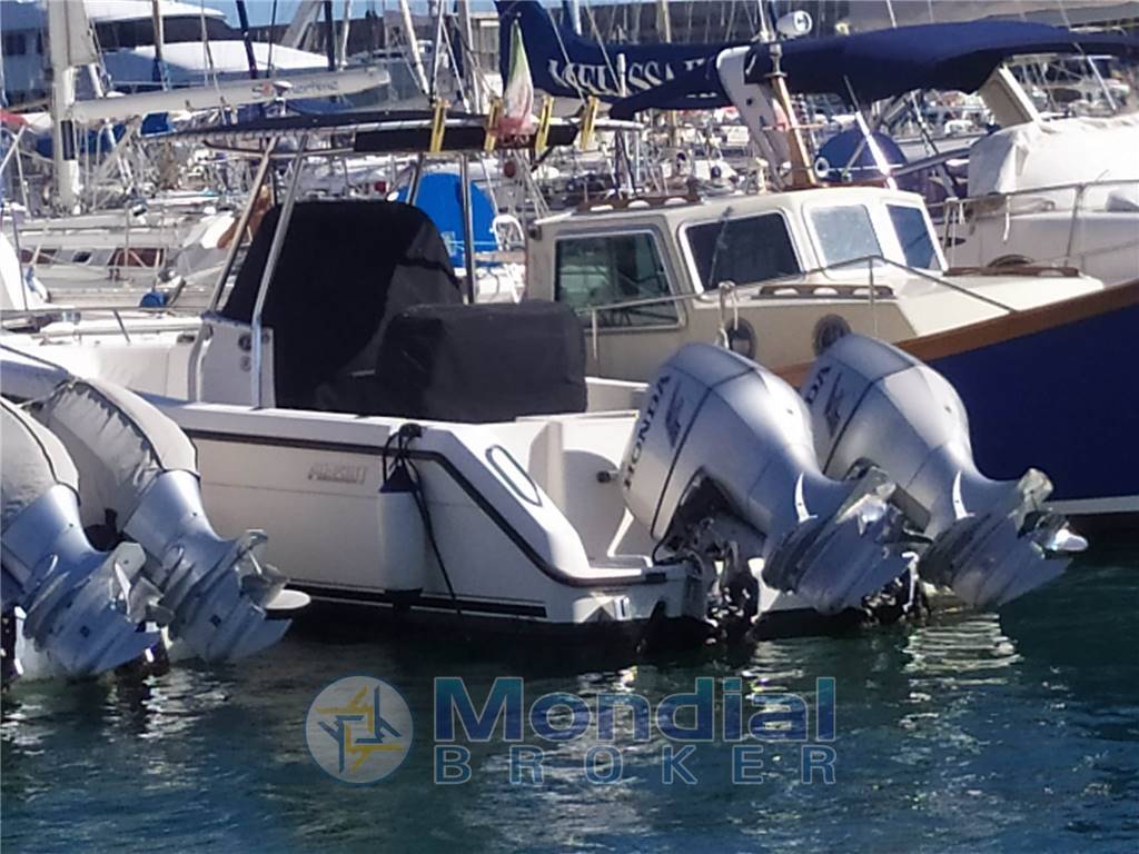 Pursuit 2670 center console