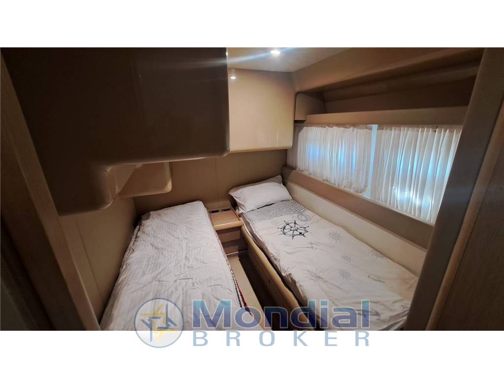 Ferretti 460