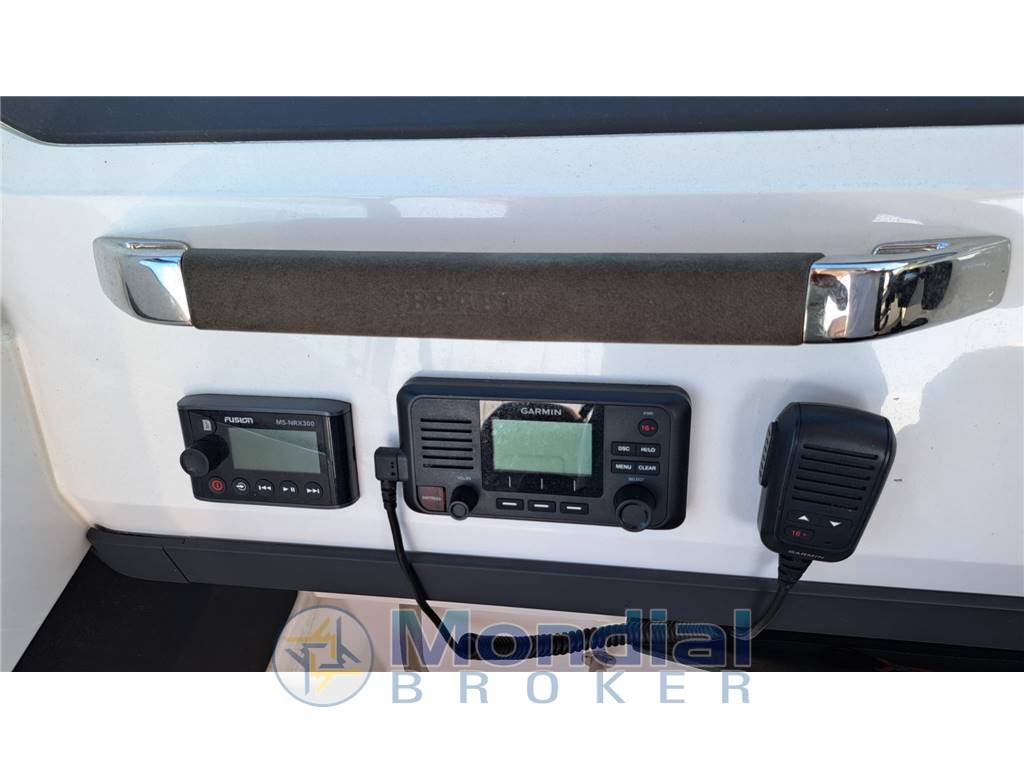 Axopar 28 Sun  Top Brabus