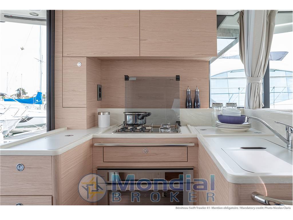 BENETEAU SWIFT TRAWLER 41 FLY