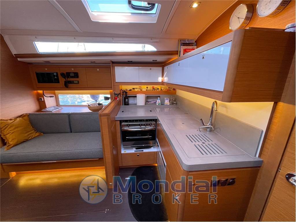 Dufour 470