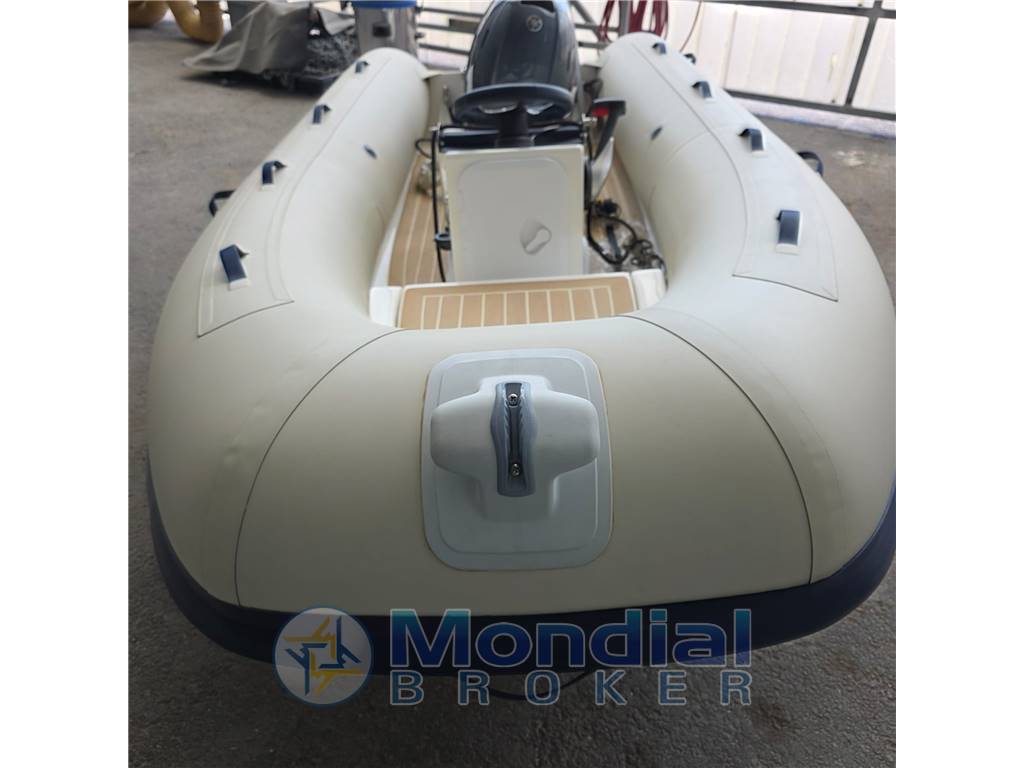 Geniuss Geniuss 330 cruiser