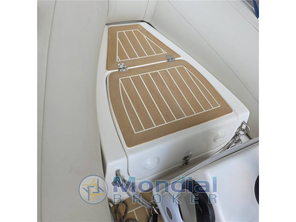 Geniuss Geniuss 330 cruiser