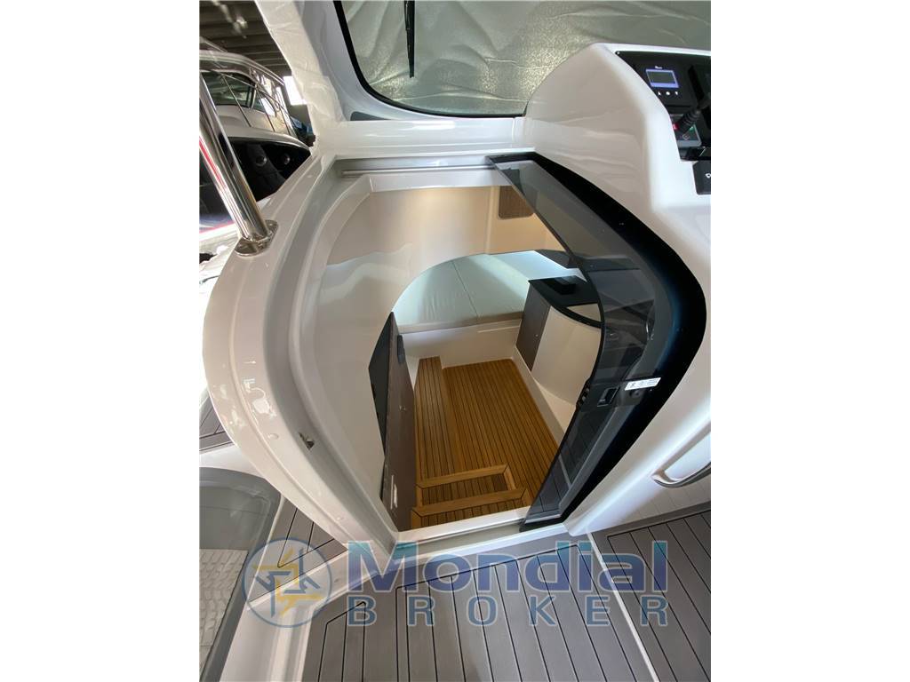 Pirelli Pirelli 1100 cabin