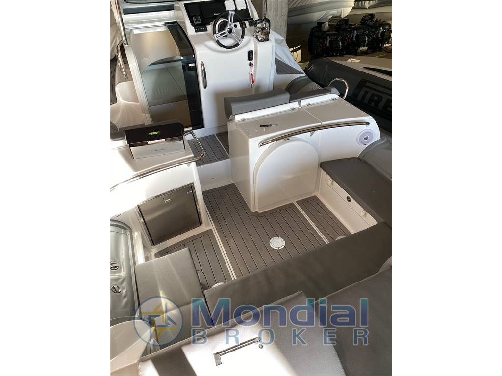 Pirelli Pirelli 1100 cabin