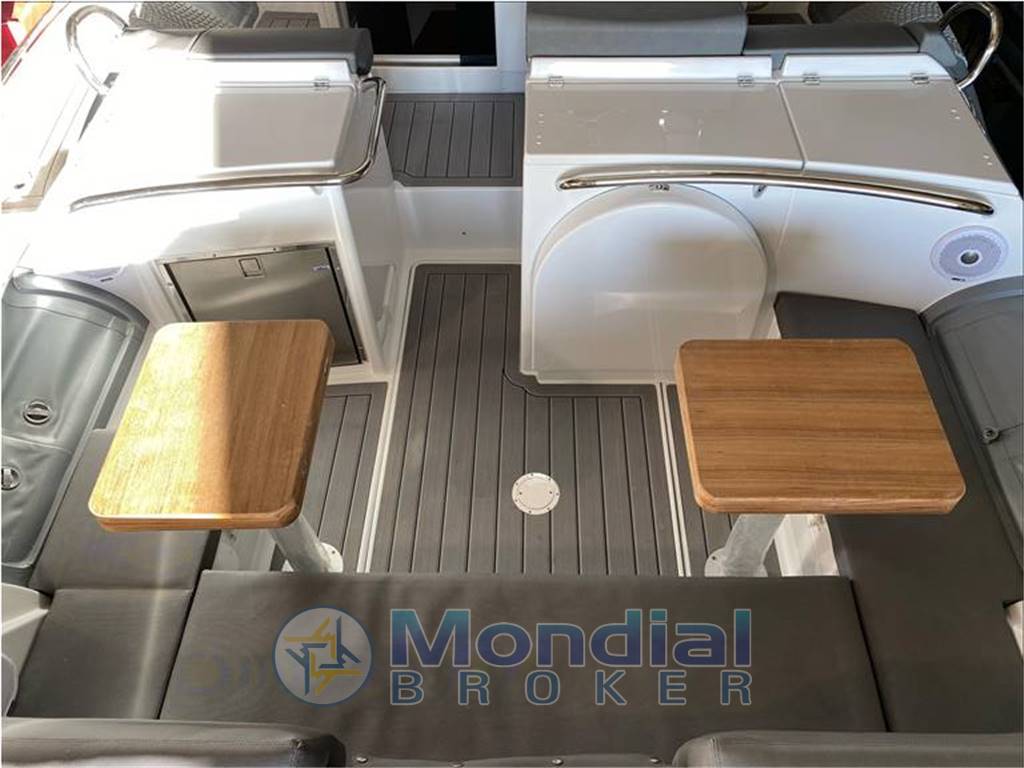 Pirelli Pirelli 1100 cabin