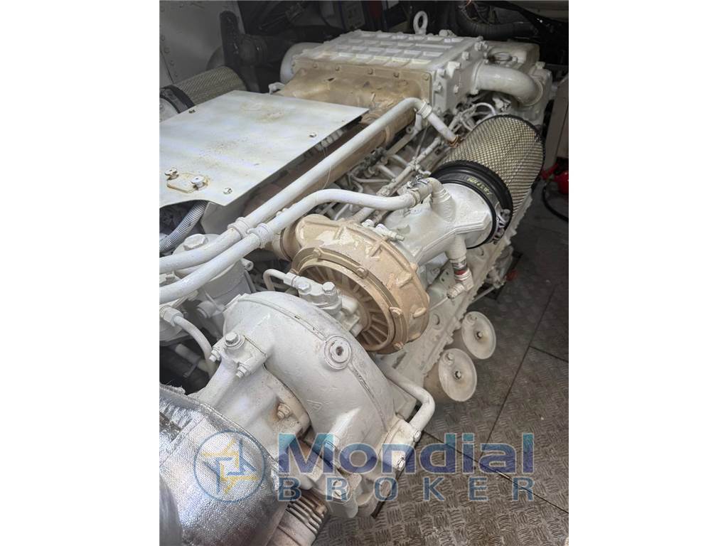 AZIMUT 68 S