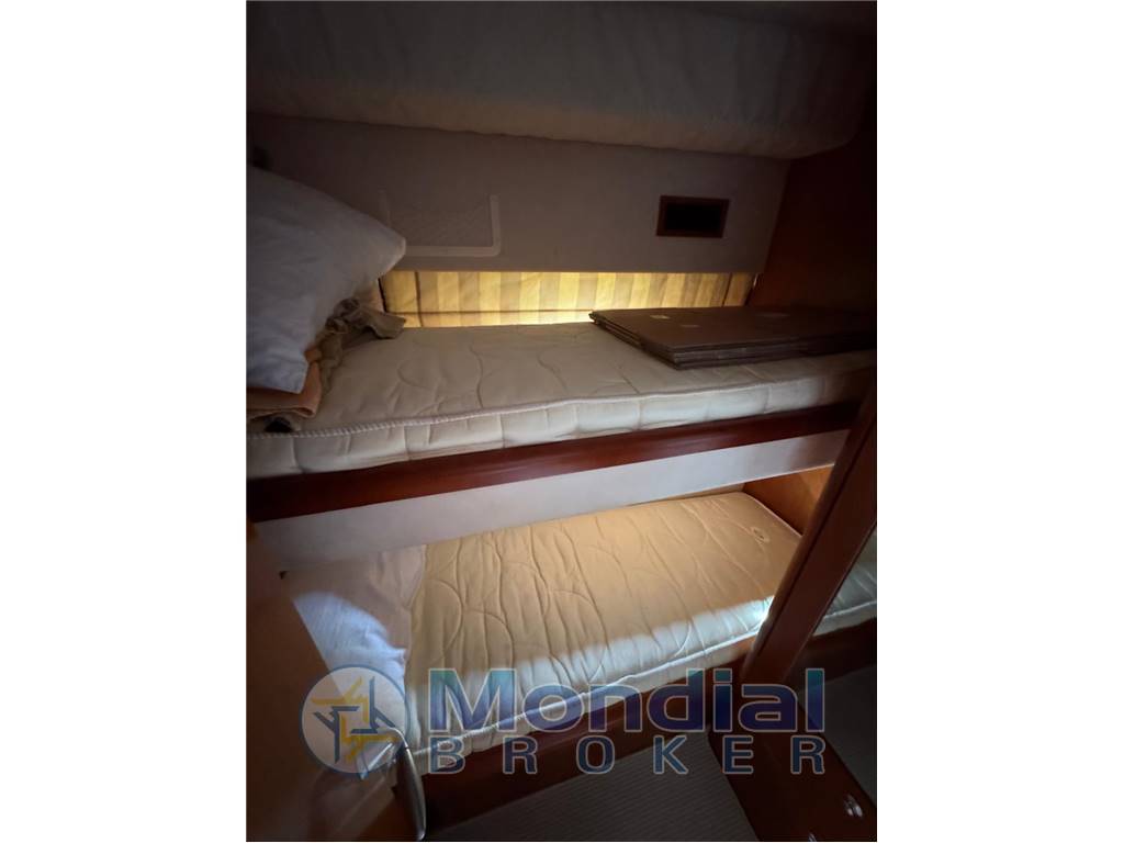 SUNSEEKER PREDATOR  72HT