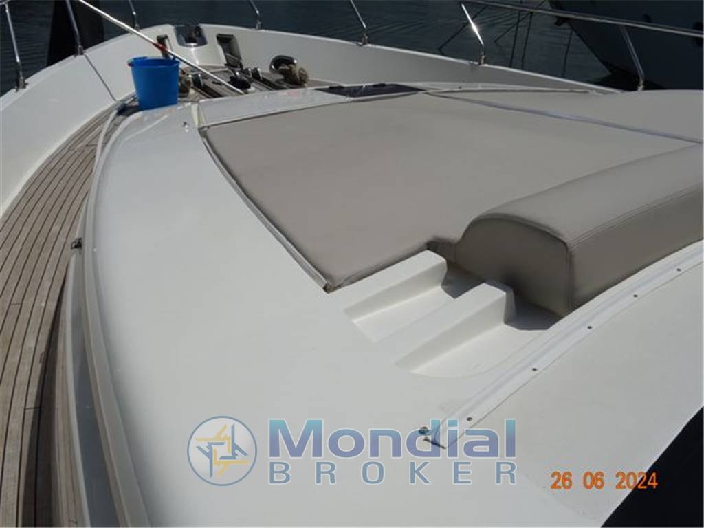 FERRETTI 680 FLY