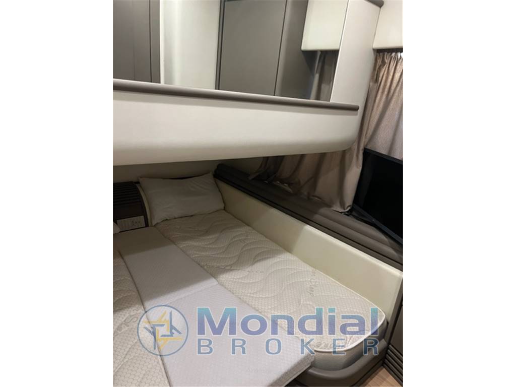 BAIA MERYCRAFT AZZURRA 63