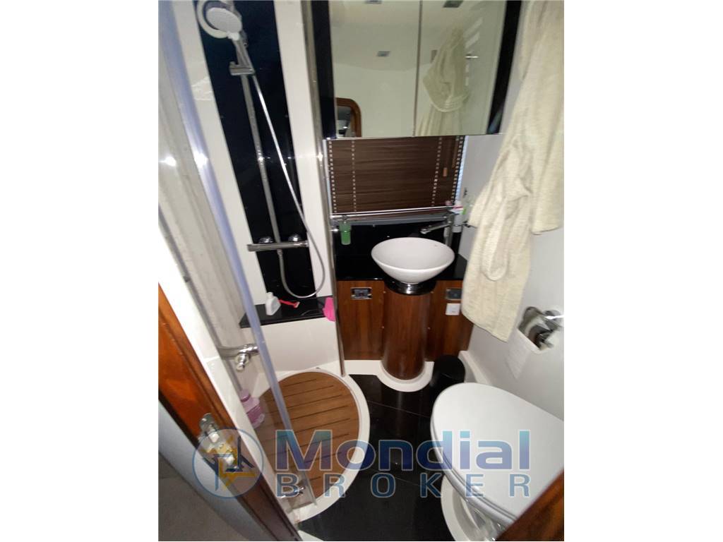 SUNSEEKER MANHATTAN 52