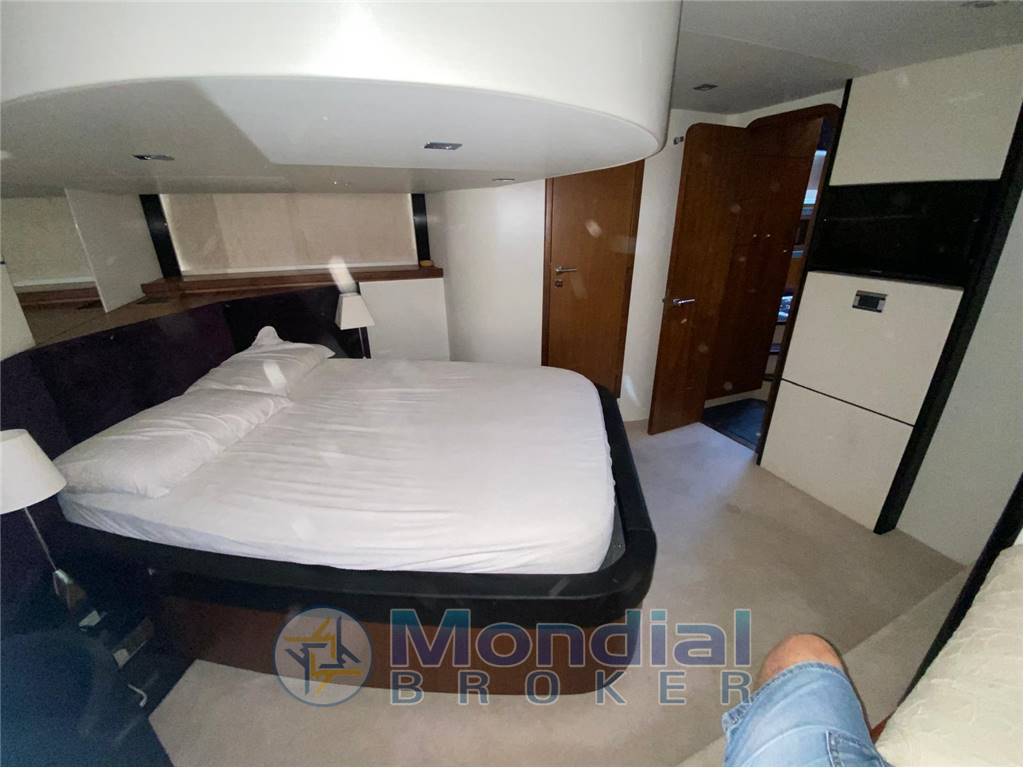 SUNSEEKER MANHATTAN 52