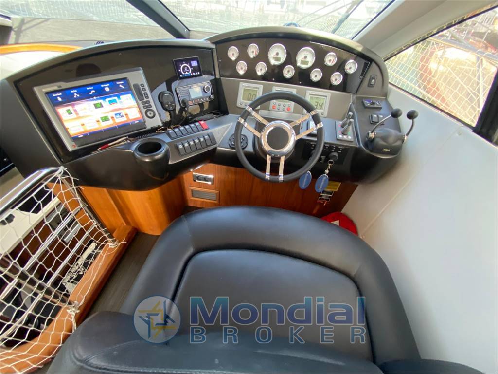 SUNSEEKER MANHATTAN 52