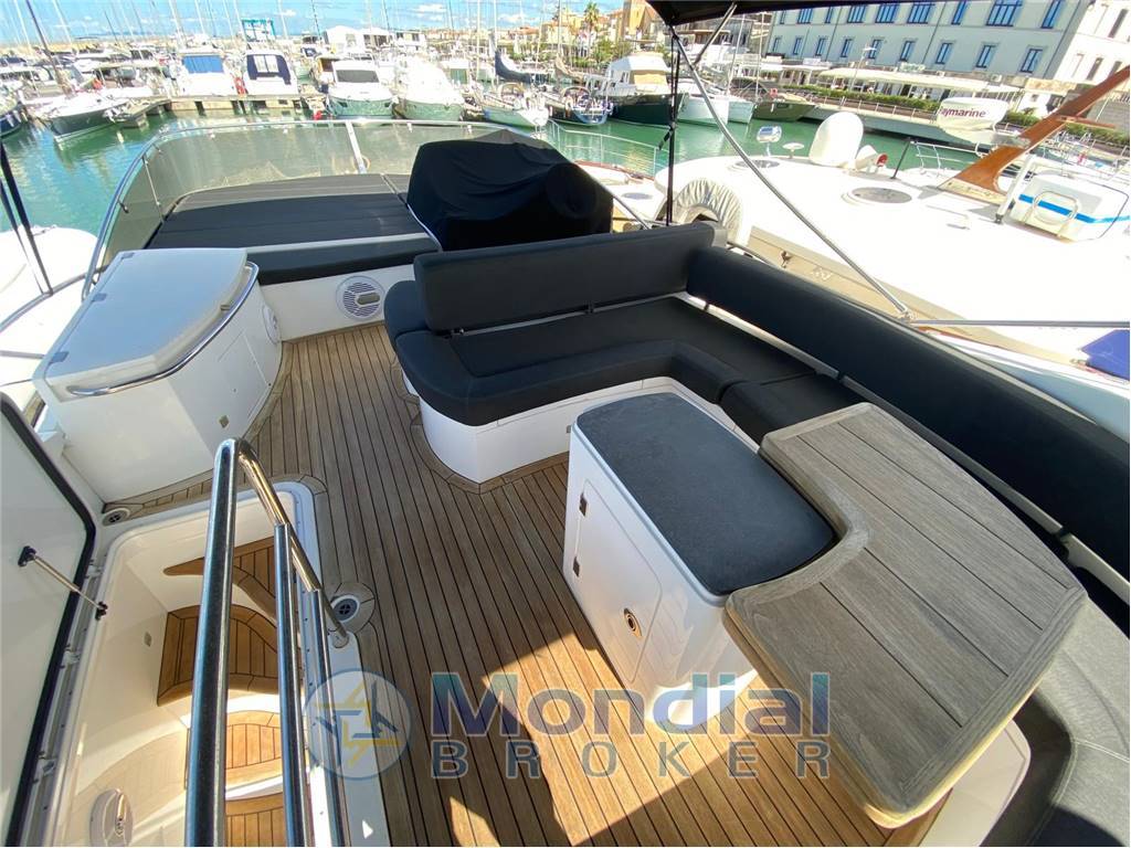 SUNSEEKER MANHATTAN 52