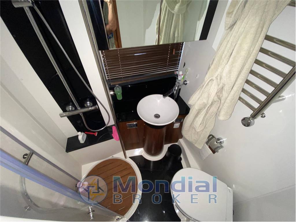 SUNSEEKER MANHATTAN 52