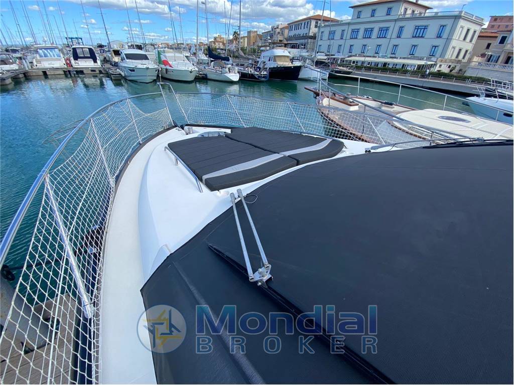 SUNSEEKER MANHATTAN 52