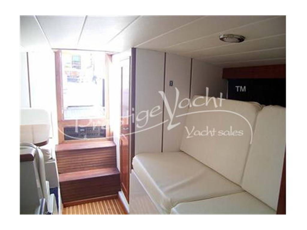 Tornado 38 Flush Deck