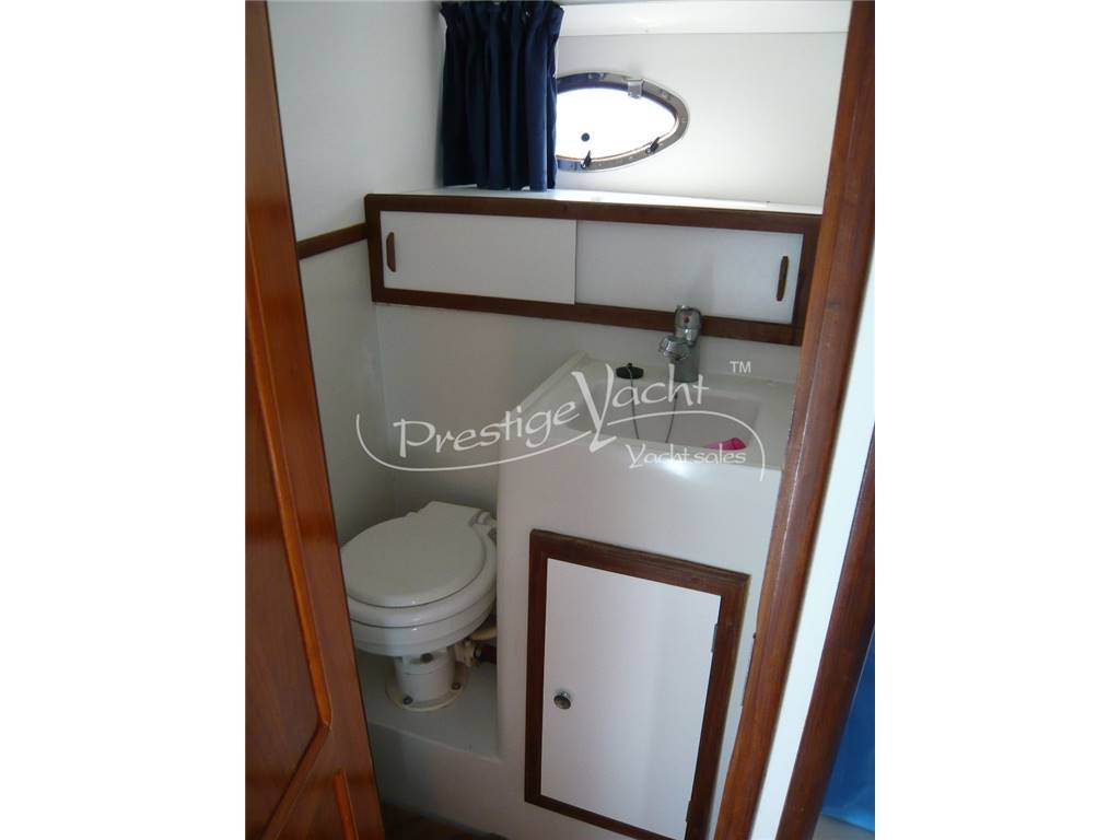 Tornado 38 Flush Deck