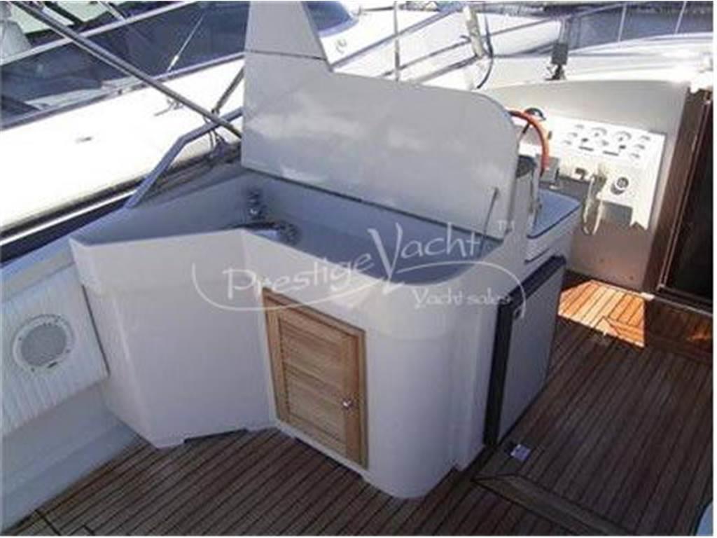 Tornado 38 Flush Deck