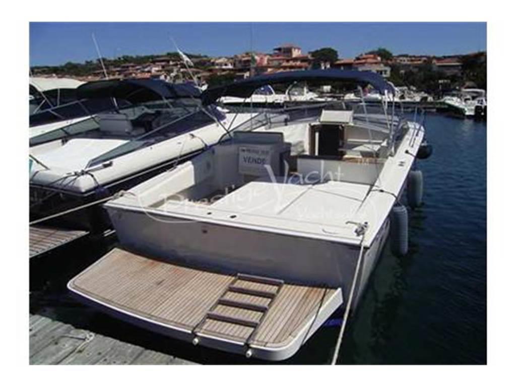 Tornado 38 Flush Deck