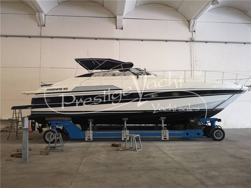 Pershing 40