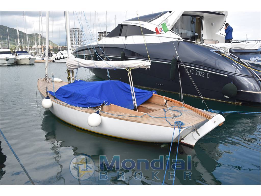 DEL CARLO FOLKBOAT