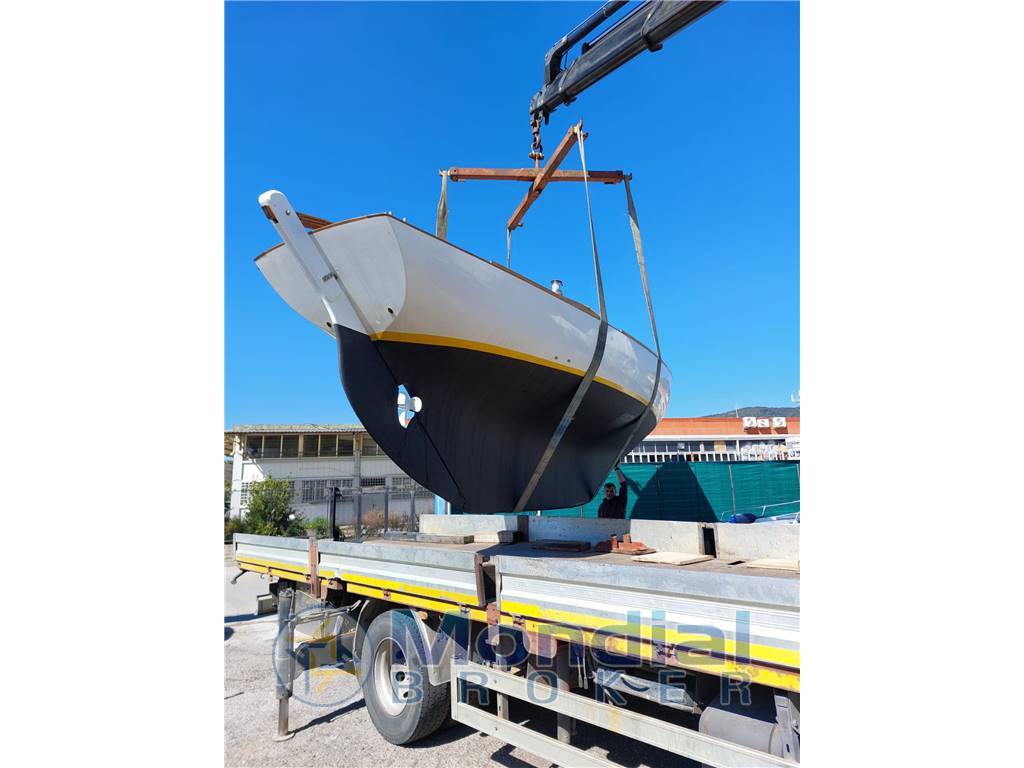 DEL CARLO FOLKBOAT
