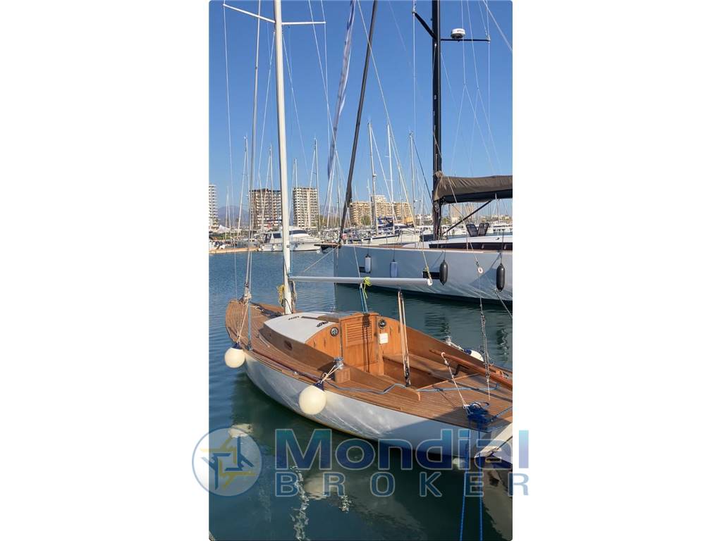 DEL CARLO FOLKBOAT