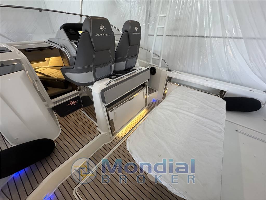 JEANNEAU CAP CAMARAT 9.0