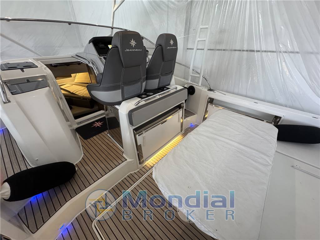 JEANNEAU CAP CAMARAT 9.0