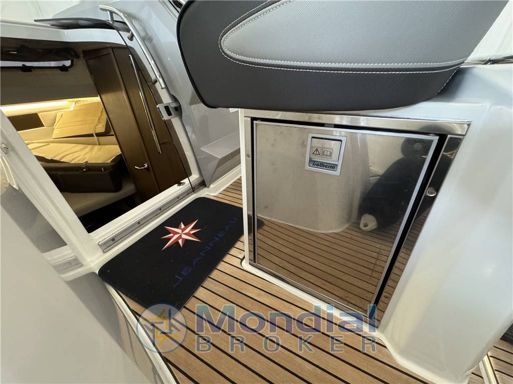 JEANNEAU CAP CAMARAT 9.0