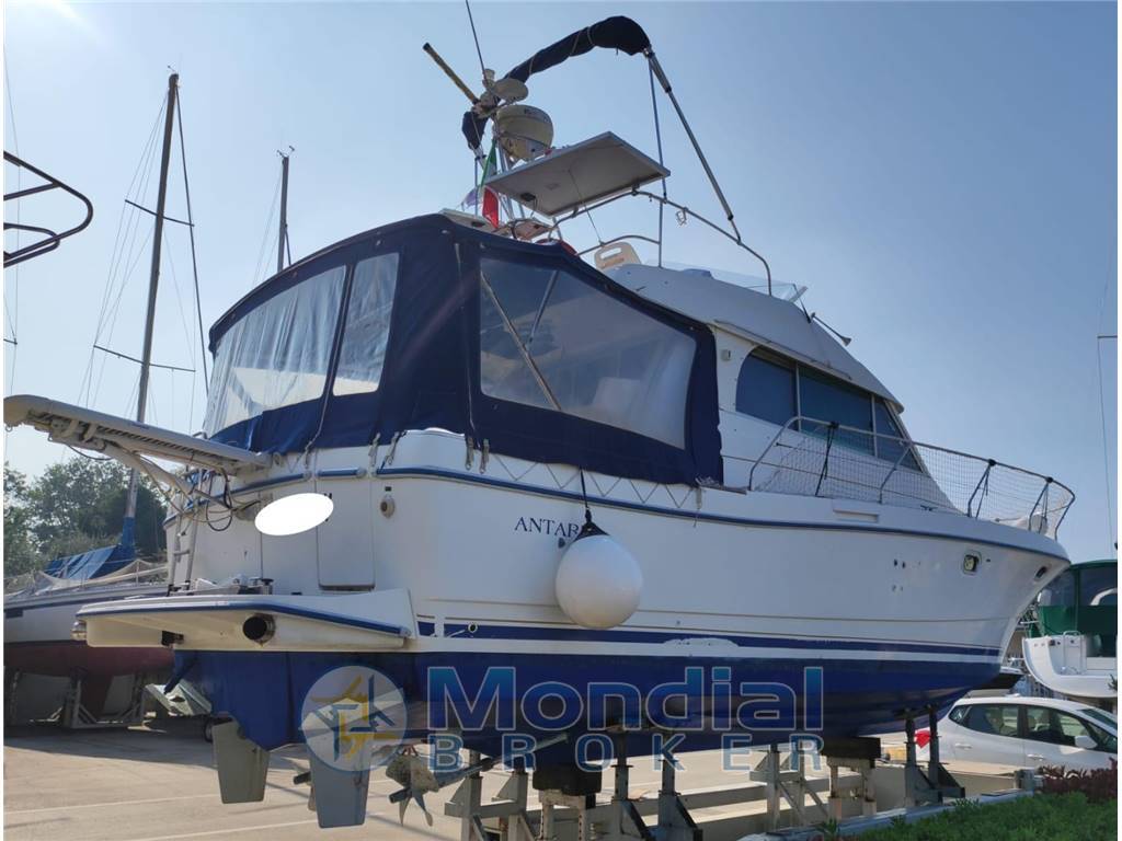 BENETEAU ANTARES 10,80 FLY