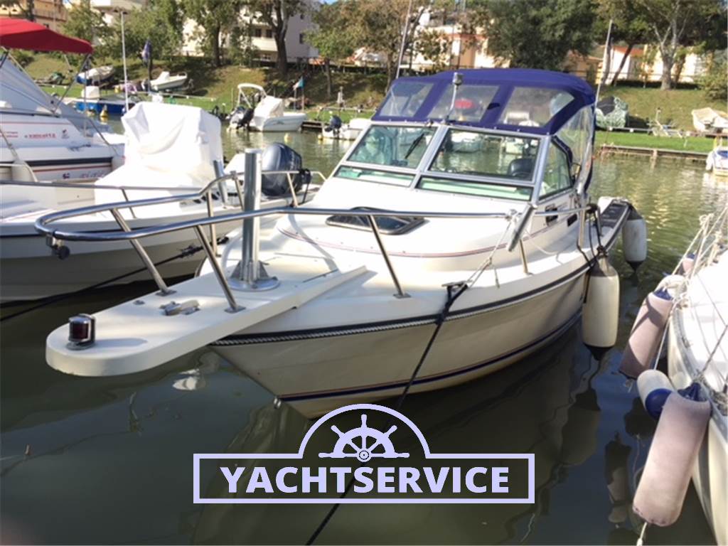 Tiara 2200 Pursuit