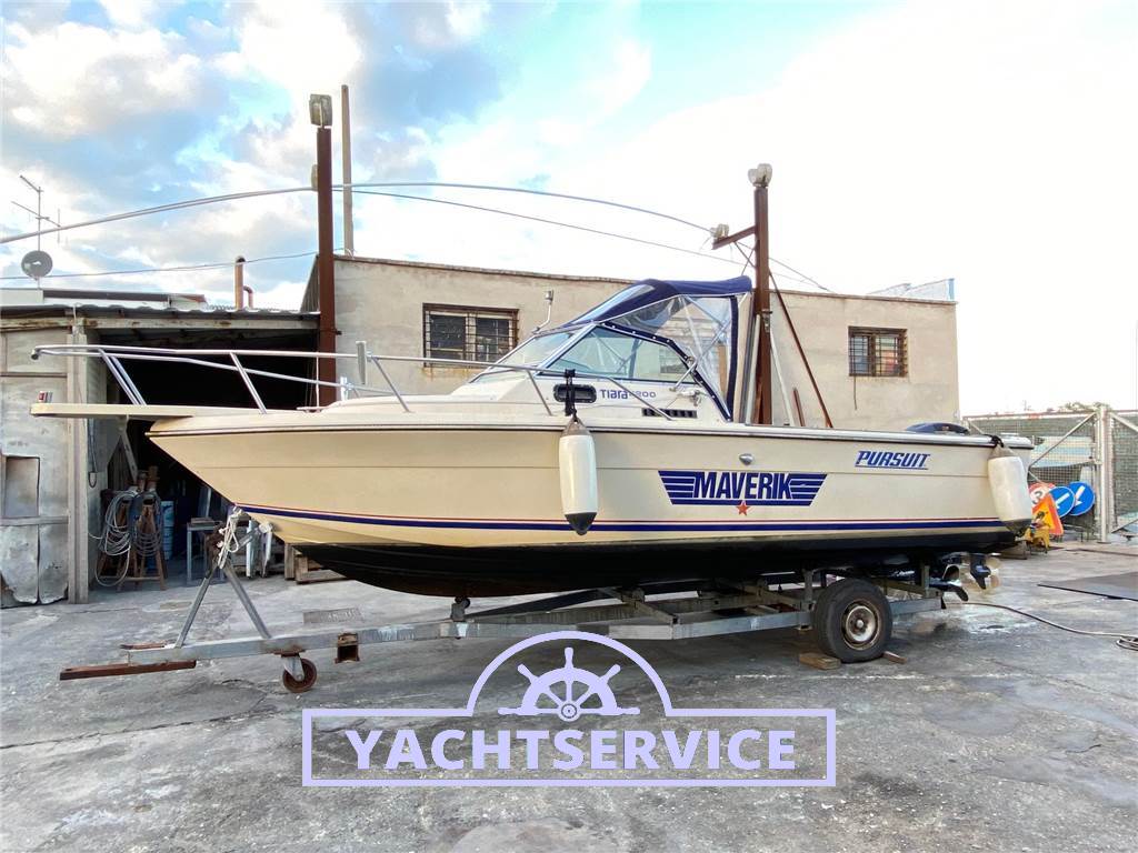 Tiara 2200 Pursuit