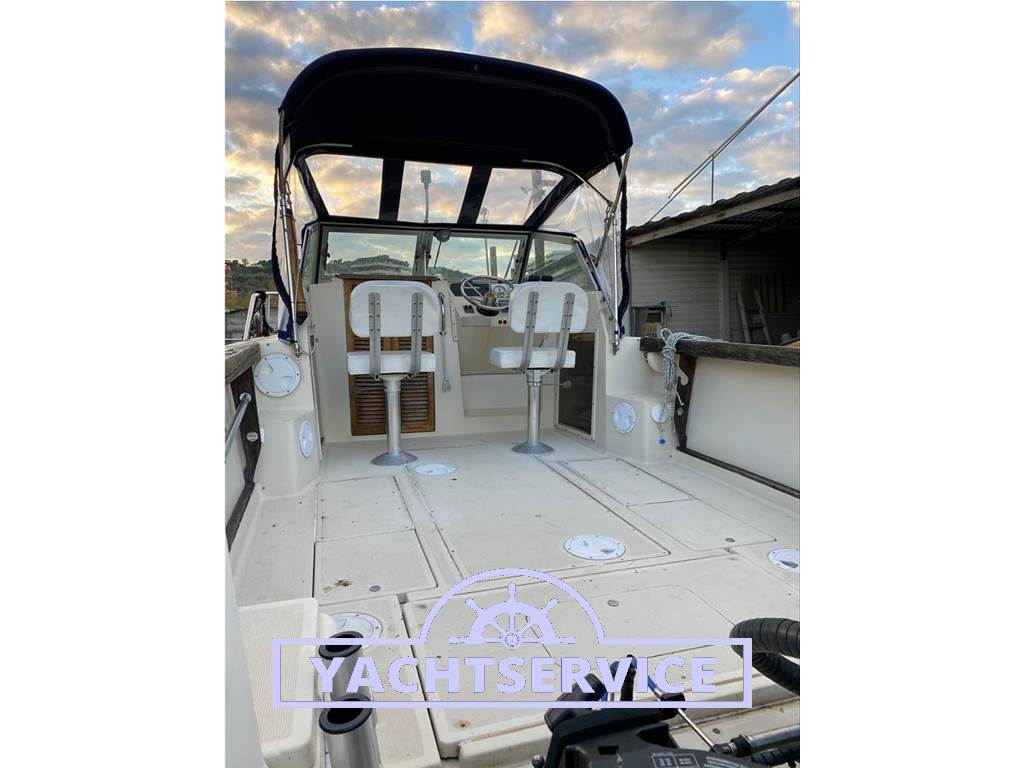 Tiara 2200 Pursuit