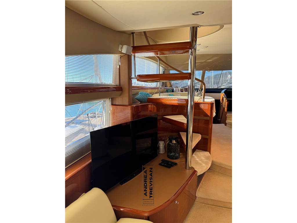 PRINCESS 67 FLY MOTORYACHT