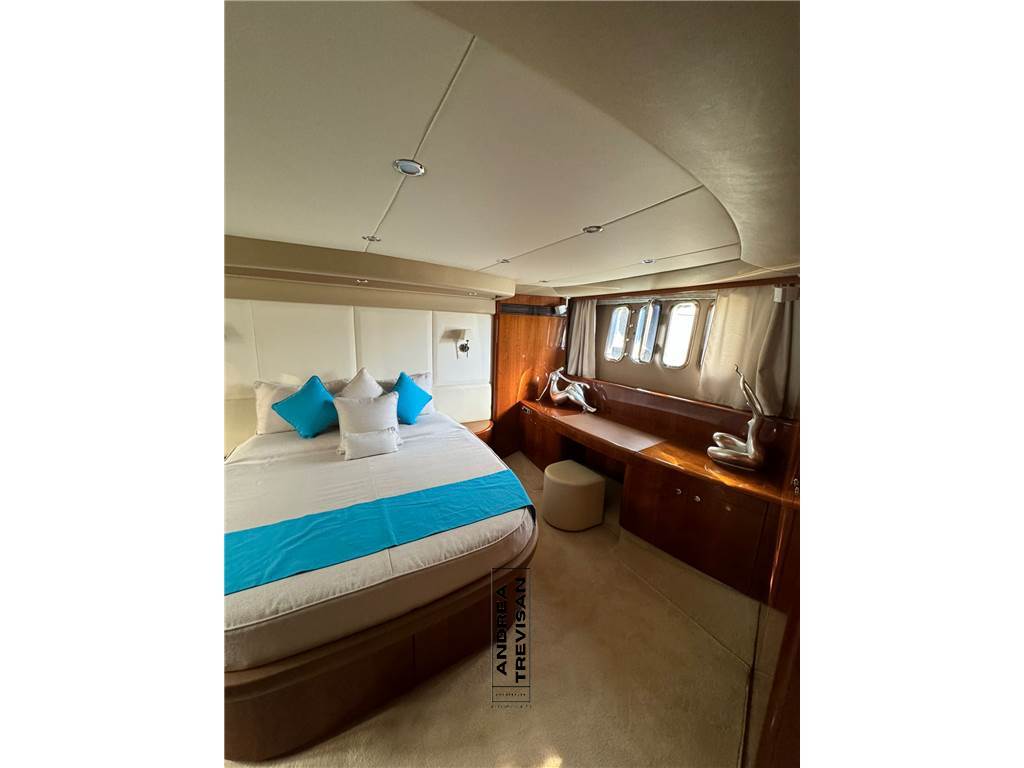 PRINCESS 67 FLY MOTORYACHT